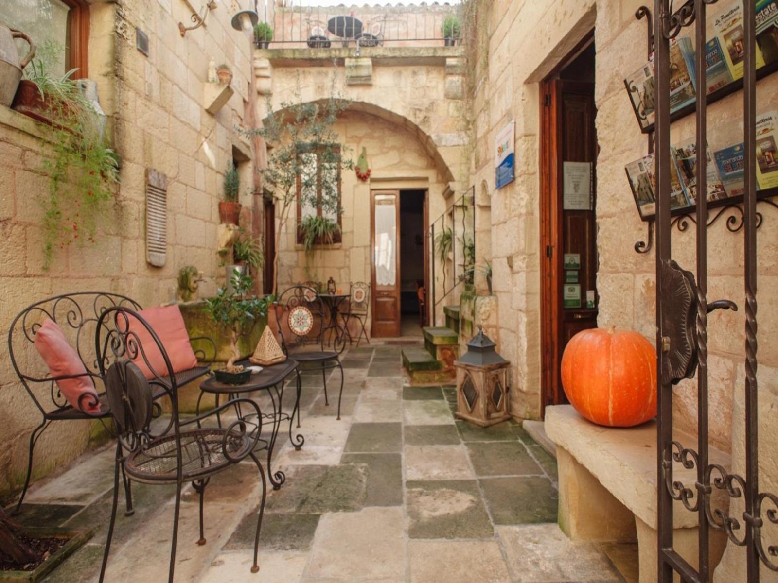 Borgoterra Bed & Breakfast Martano Bagian luar foto