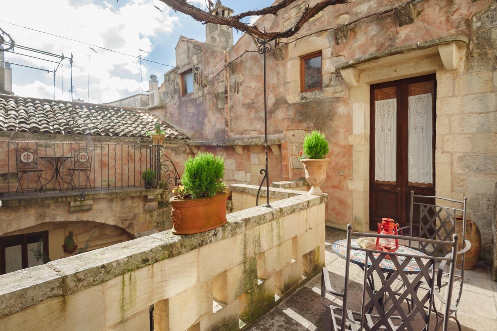 Borgoterra Bed & Breakfast Martano Bagian luar foto